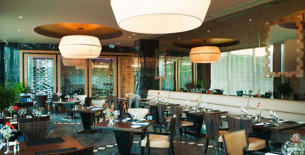 Radisson Blu Hotel Istanbul Pera 5*