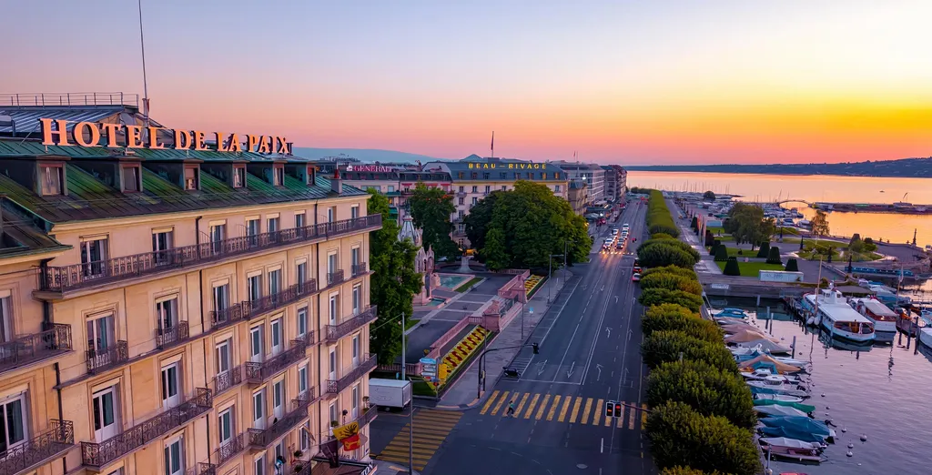 Ritz-Carlton Hotel de la Paix 5*