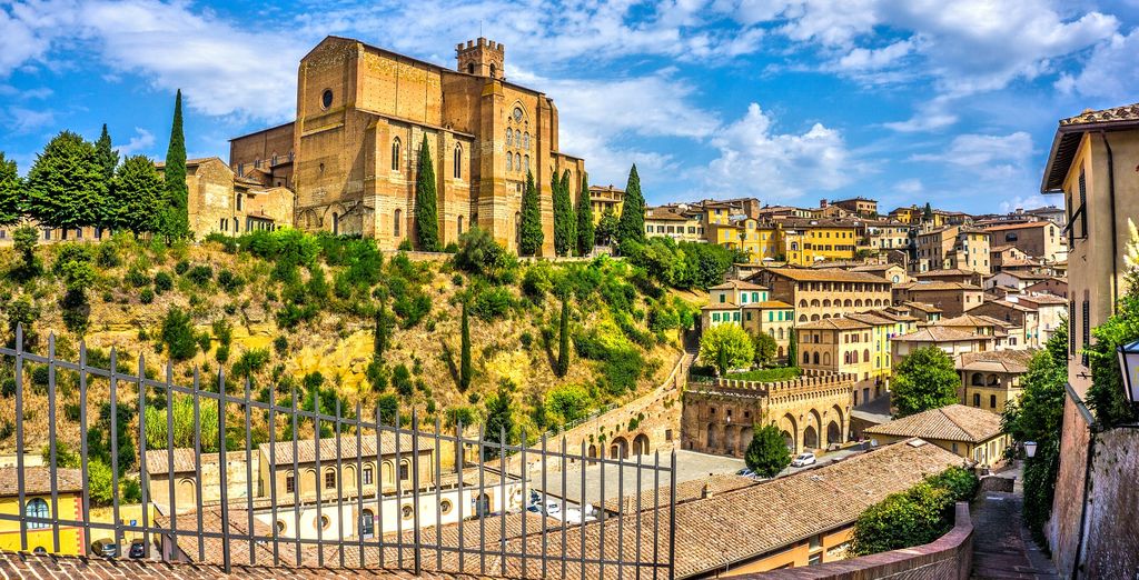 Autotour della Toscana tra Montecatini e Siena