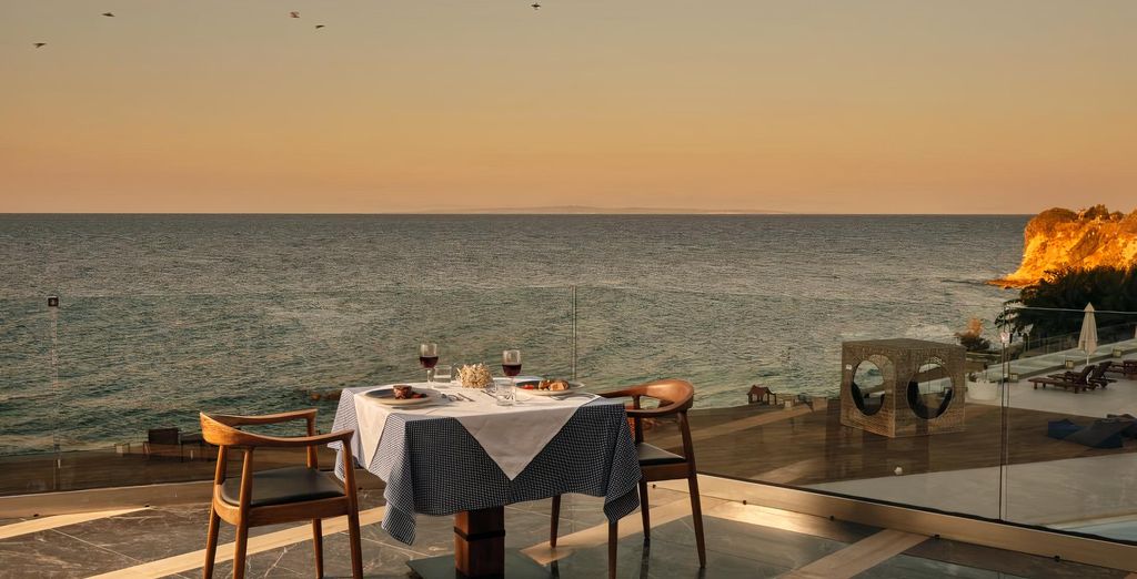 Cavo Orient Beach Hotel & Suites 4*