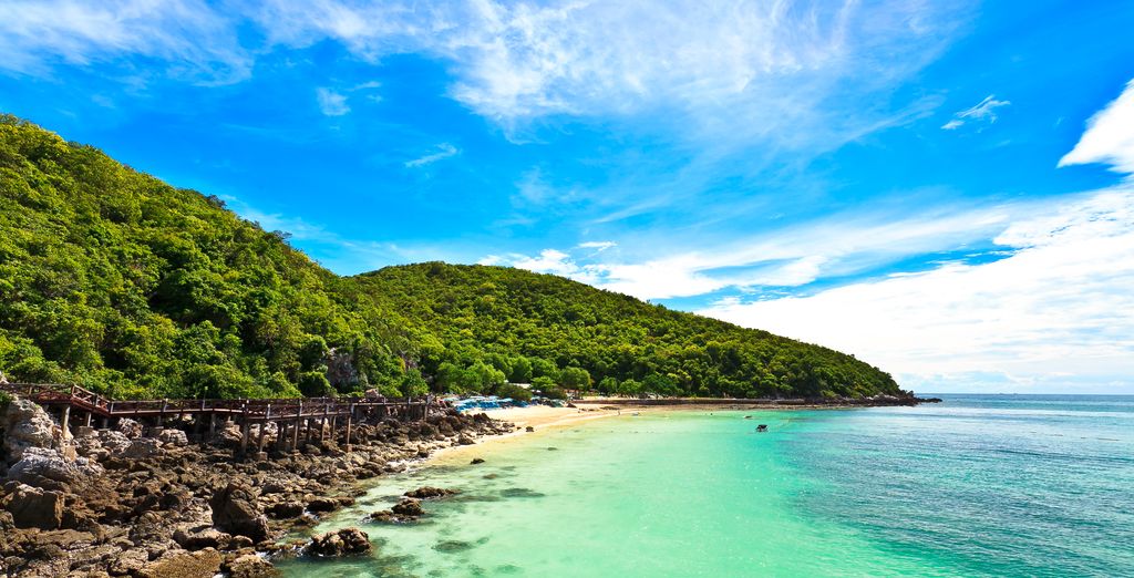 Amari Bangkok 5*, Vignette Collection Dinso Resort & Villas Ko Chang 5* con possibile estensione al Tolani Resort Koh Kood 4*