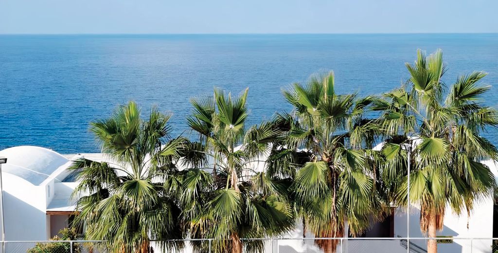 Theo Sunset Bay Hotel 4*