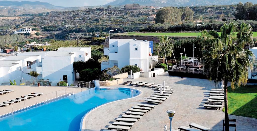 Theo Sunset Bay Hotel 4*