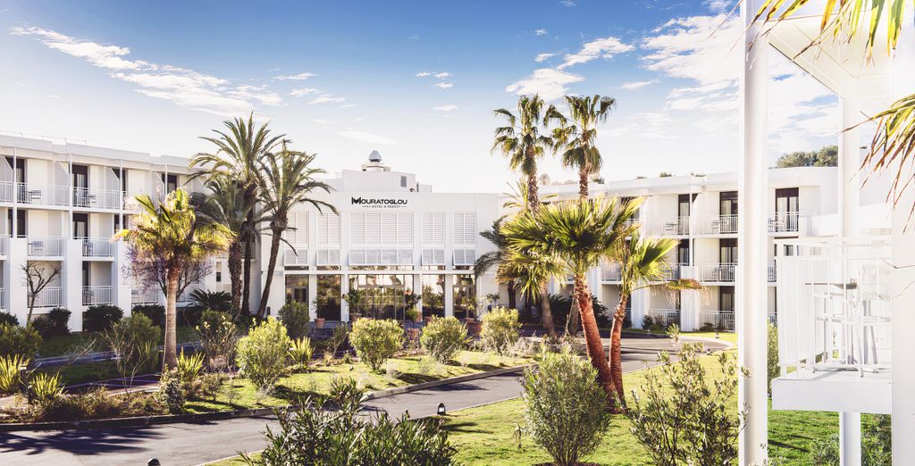 Mouratoglou Hotel & Resort  4*