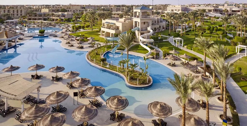 Coral Sea Holiday Resort & Aqua Park 5*