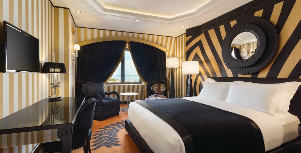 Wyndham Grand Istanbul Kalamis Marina Hotel 5*