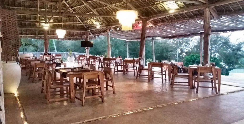 Zanbluu Beach Hotel 4*