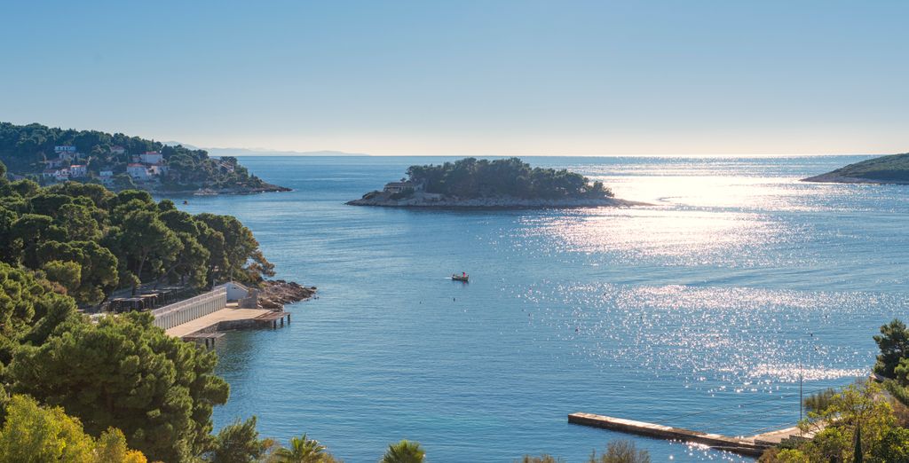  Amfora Hvar Grand Beach Resort 4*
