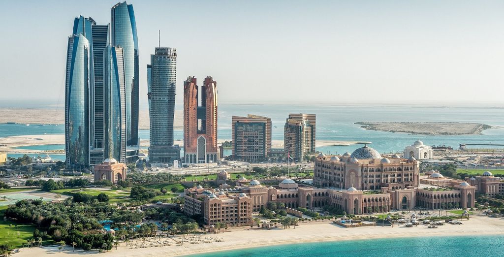 The Ritz Carlton Abu Dhabi Grand Canal 5* con possibile estensione a Dubai
