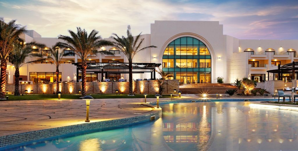 Hotel Mövenpick Soma Bay 5*