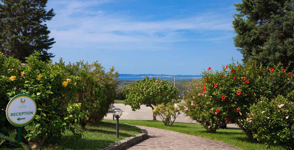 Lu' Hotel Porto Pino 4*