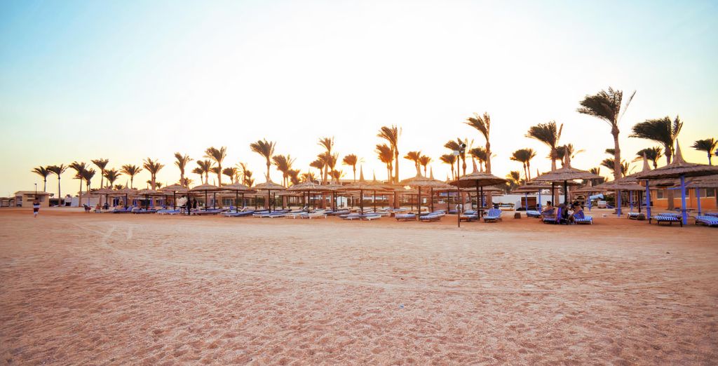 Sea Beach Aqua Park Resort 4*
