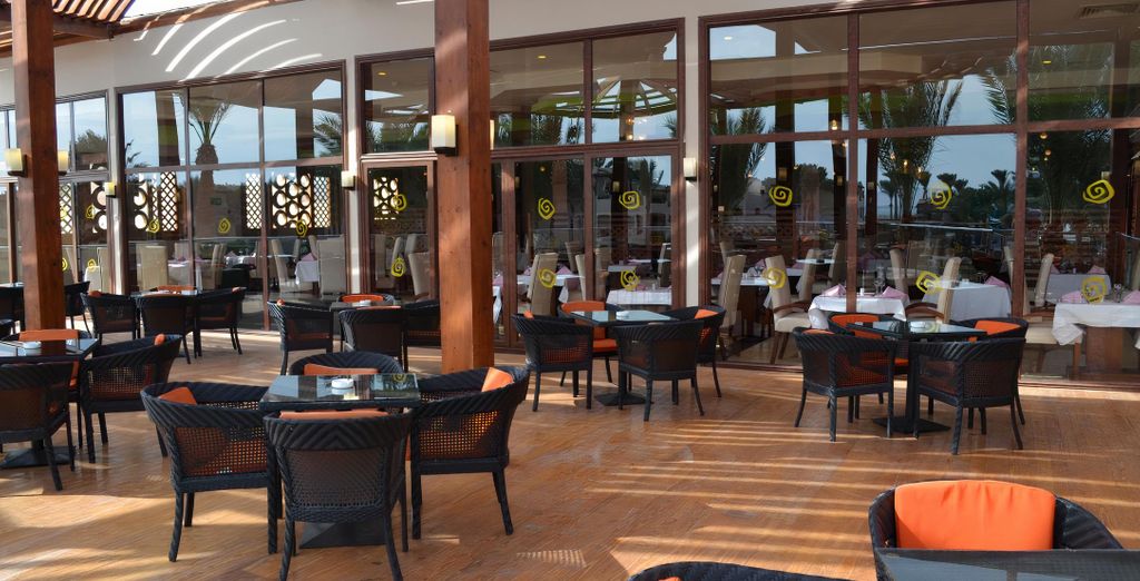 Sea Beach Aqua Park Resort 4*