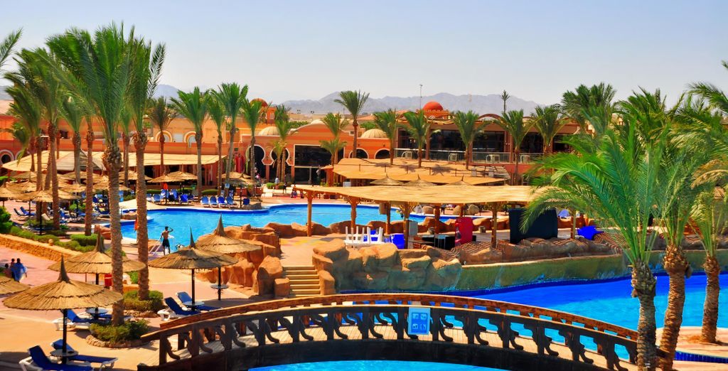 Sea Beach Aqua Park Resort 4*