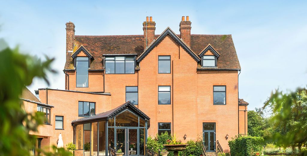 Guildford Manor Hotel & Spa 4*