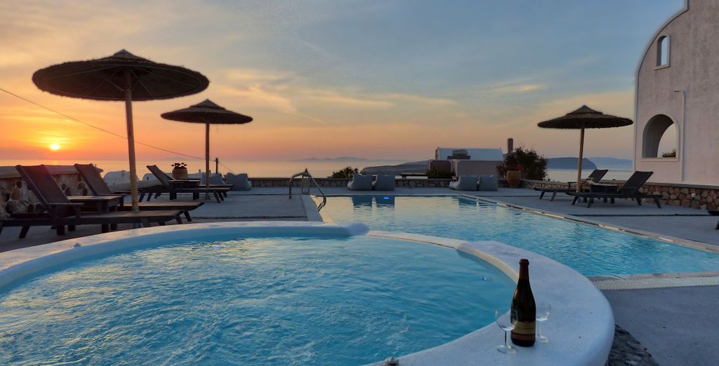 Symmetry Suites 4*