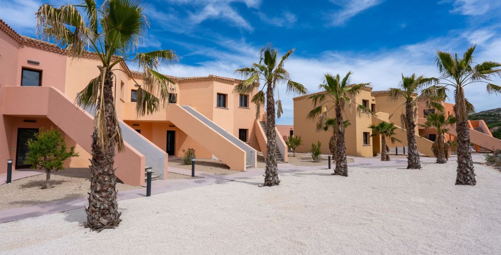 Red Sun Village 4*