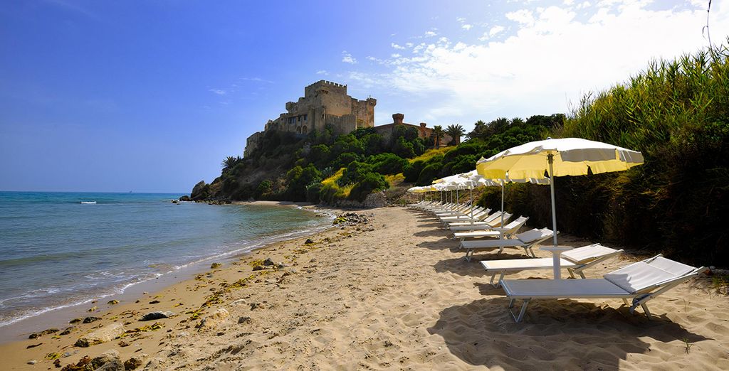 Falconara Charming House Resort