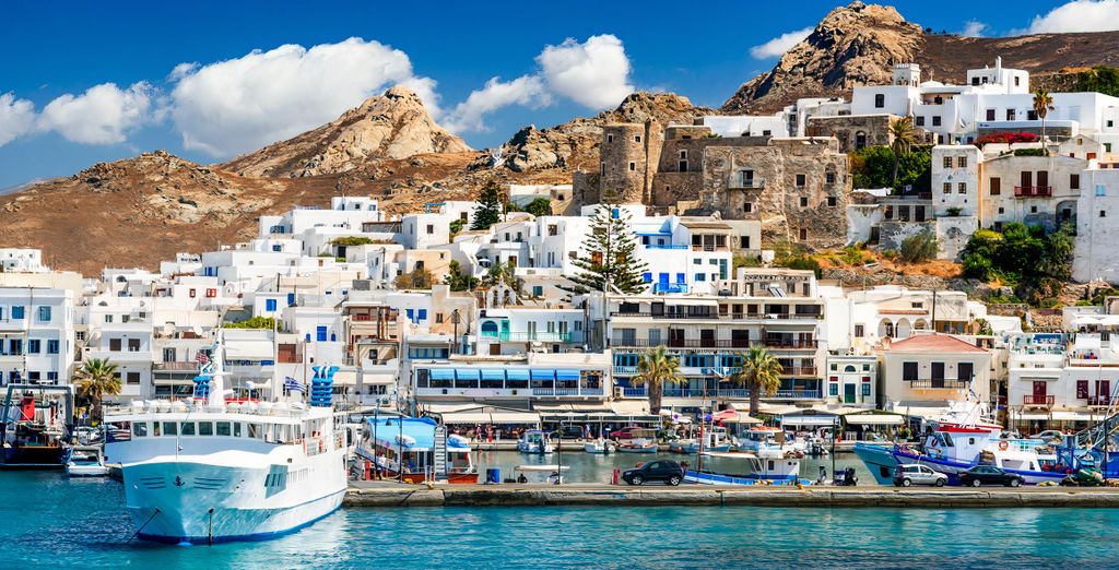 Tour di 8, 10 e 13 notti ad Atene, Naxos e Santorini