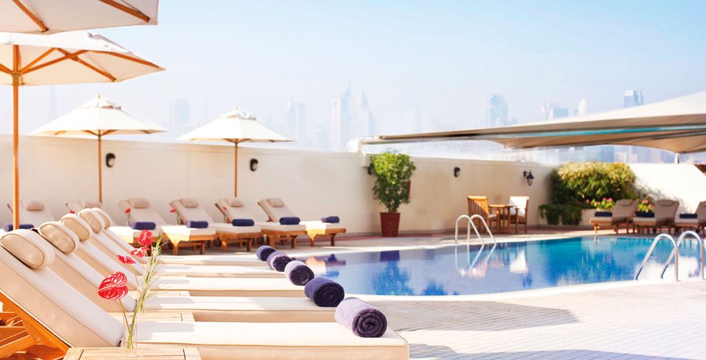 Mövenpick Hotel & Apartments Bur Dubai 5*