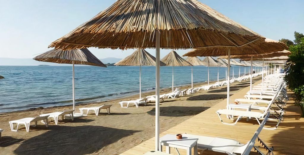 Grand Bleu Beach Resort