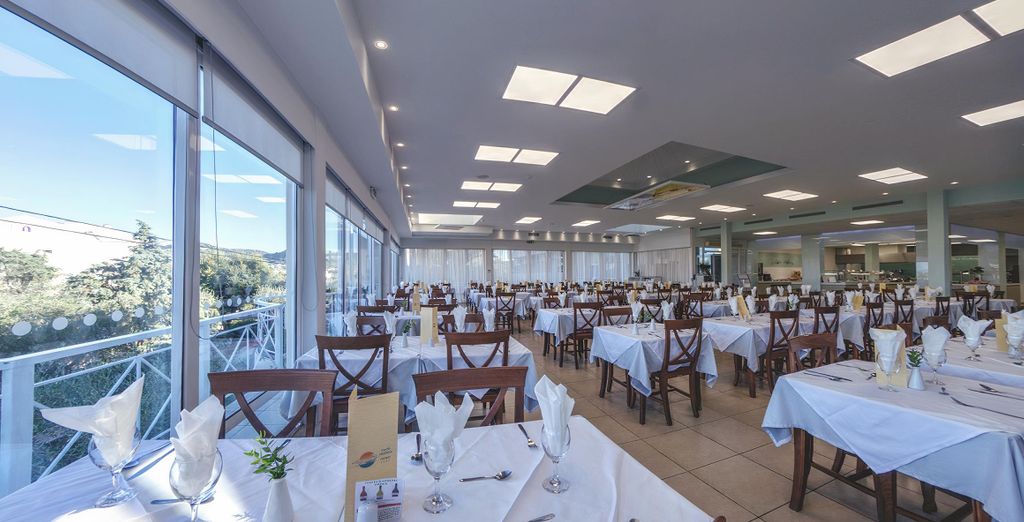 Hotel Delfinia 4*
