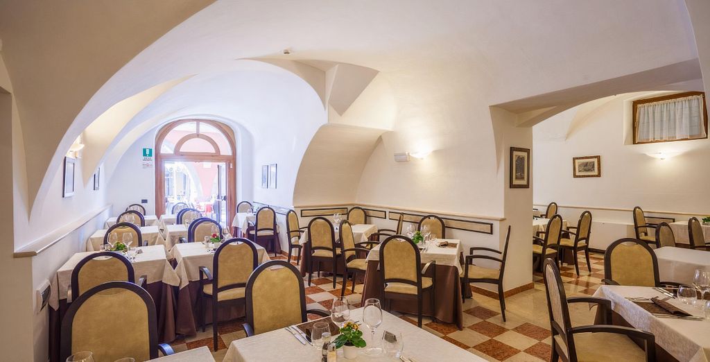 Hotel Portici Romantik & Wellness 4*