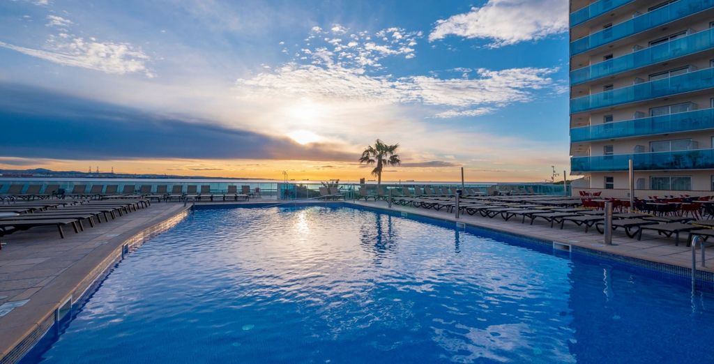 Golden Donaire Beach Hotel
