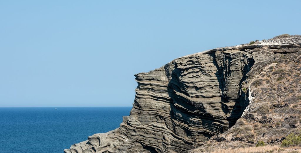 Colombo's Beachfront Santorini 4*