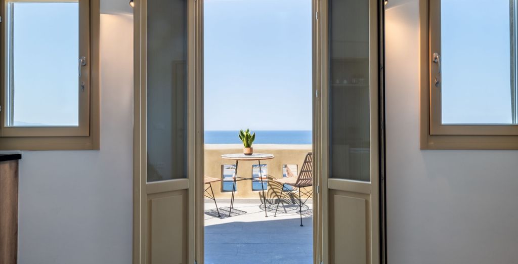 Colombo's Beachfront Santorini 4*
