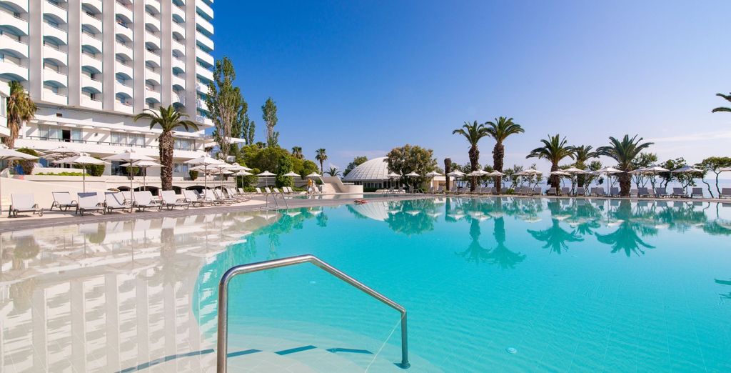 Pallini Beach Hotel 4*