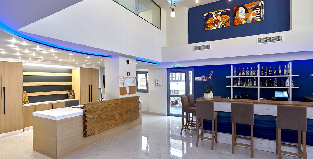 Pollis Hotel 4*