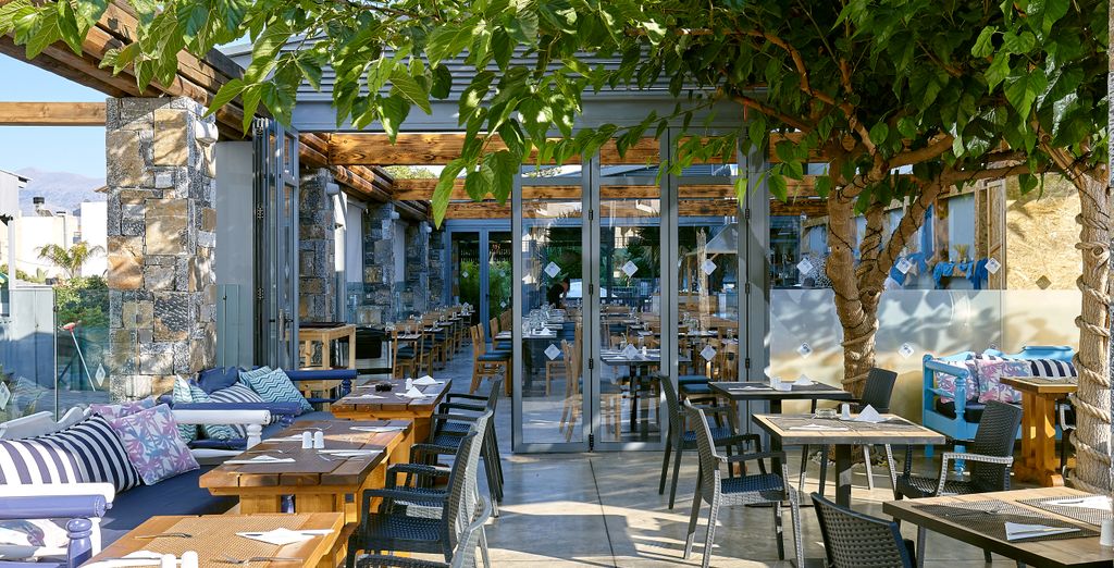 Pollis Hotel 4*
