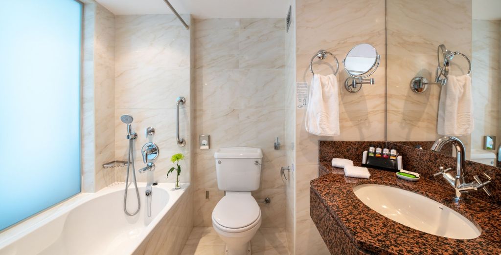 Constantinou Bros Athena Beach Hotel 4*