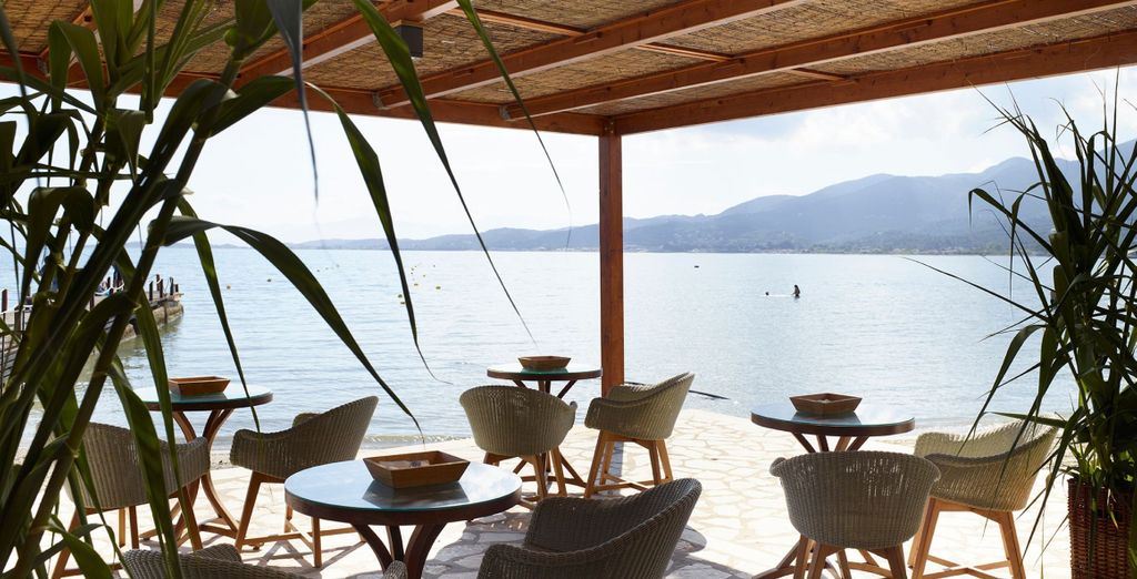 Roda Beach Resort & Spa 5*