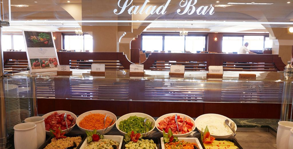 Roda Beach Resort & Spa 5*