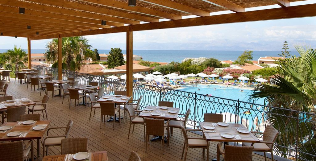Roda Beach Resort & Spa 5*