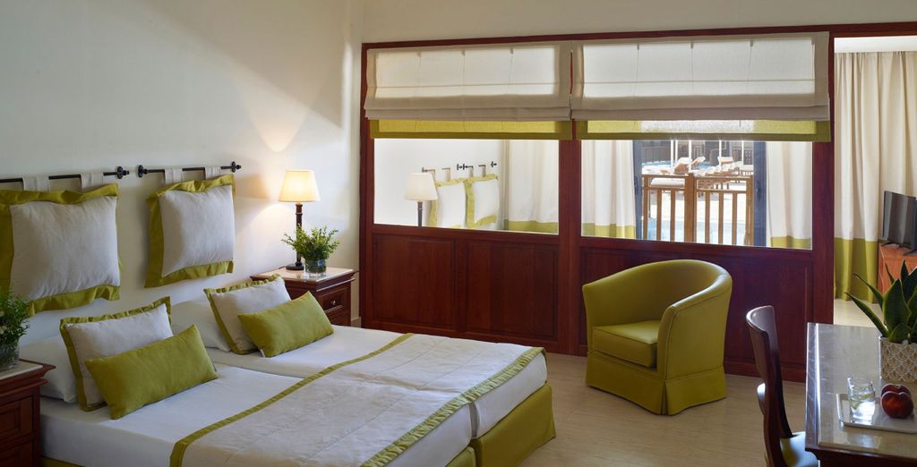 Roda Beach Resort & Spa 5*
