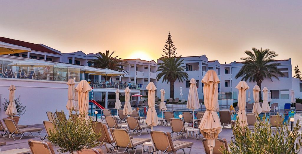 Plagos Beach Hotel 4*