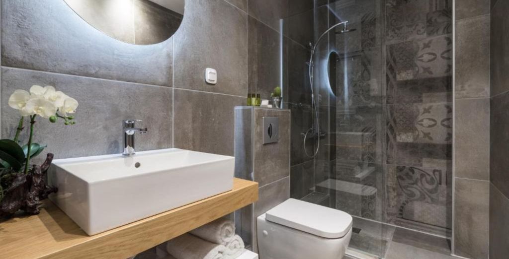 Mythic Summer Hotel 4*