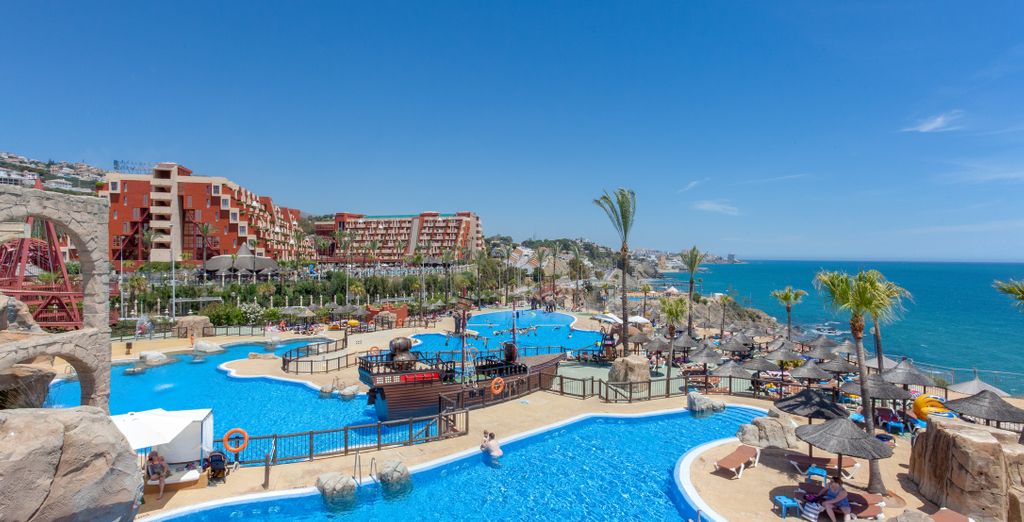 Holiday World Village Hotel 4*