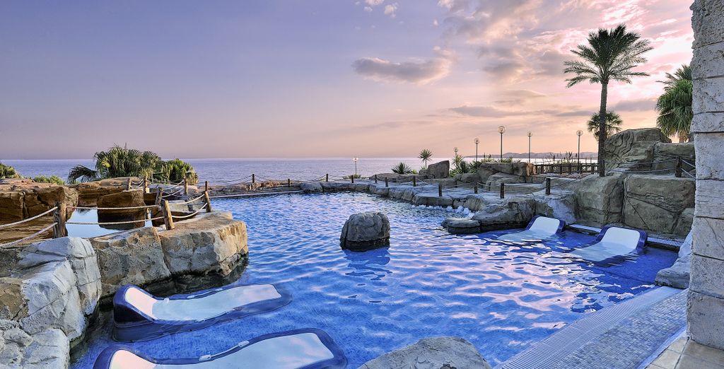 Holiday World Village Hotel 4*