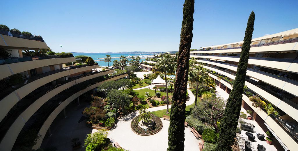 Holiday Inn Nice - Saint Laurent du Var 4*