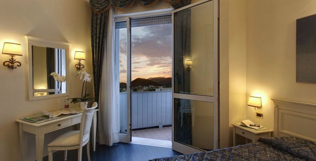 Hotel Panoramic Plaza 4*