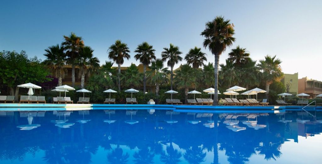 Hotel Aquila Rithymna Beach 5*
