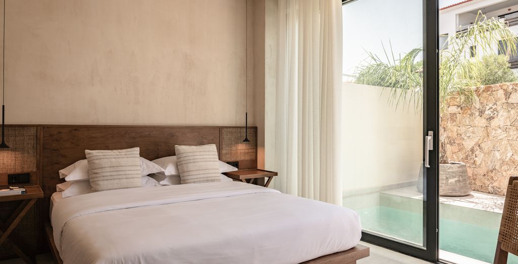 Seven Rocks Suites 4*