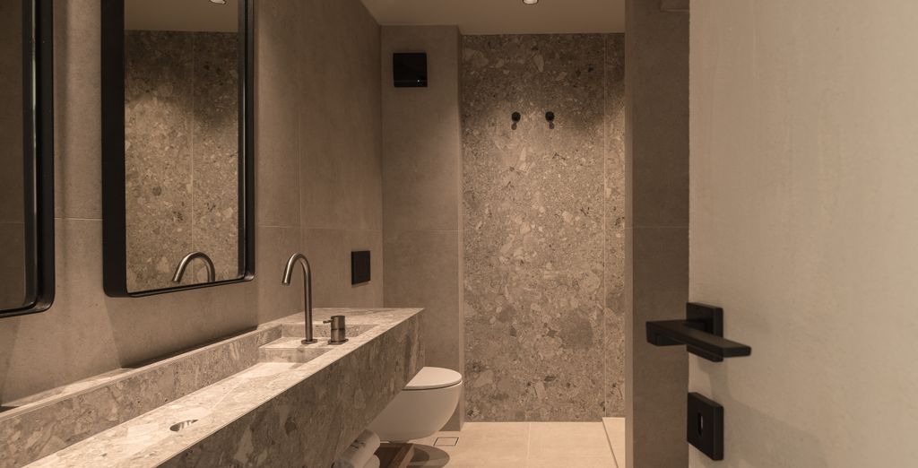 Seven Rocks Suites 4*