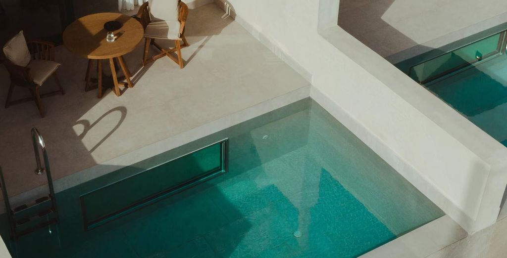 Seven Rocks Suites 4*