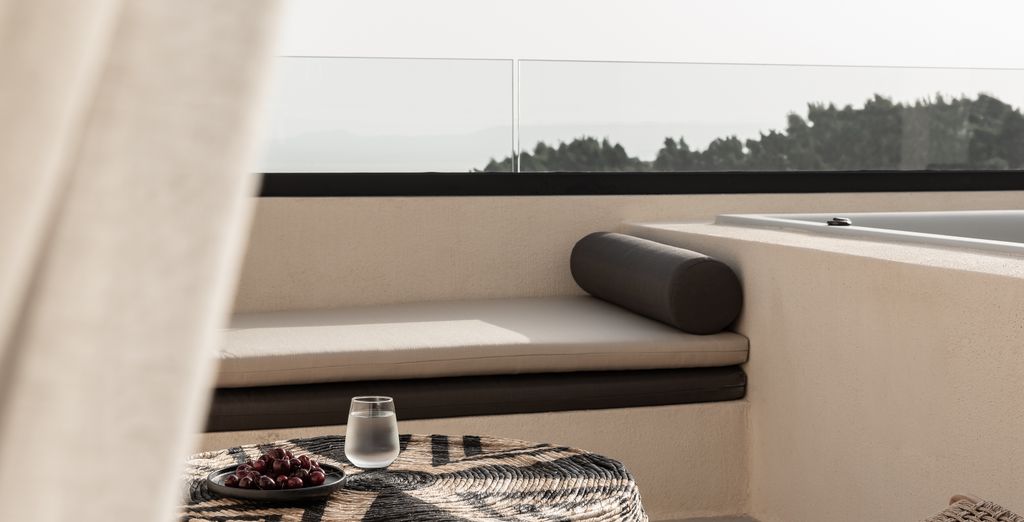 Seven Rocks Suites 4*