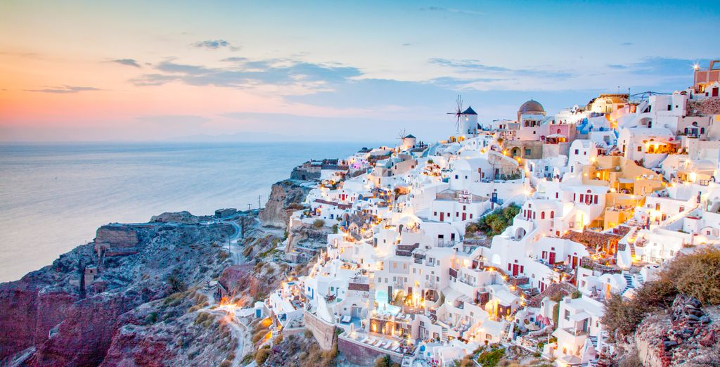 Tour di  5, 6, 8 o 10 tra Atene e Santorini